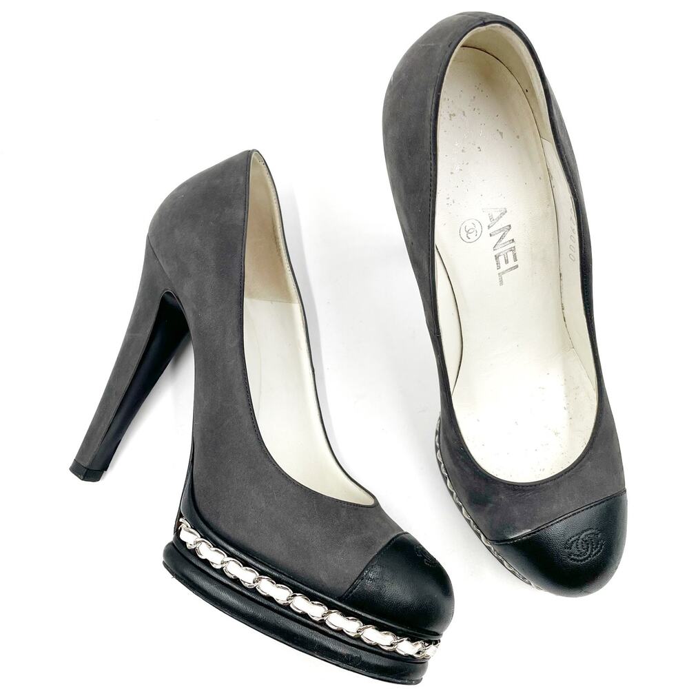 Chanel CC Cap Toe Pumps Chain Trim Platform Heels Gray Suede Sz 38.5 / 8.5